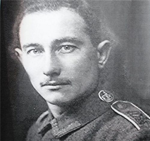 Fast sieben Jahre trug Anton Hinterwimmer aus St. Erasmus den grauen Rock. 1912 begann die militärische Ausbildung. Als sie zu Ende ging, brach der Erste Weltkrieg aus, den er bis zum bitteren Ende im November 1918 mitmachte. Fotos  Privat/Bachmaier
