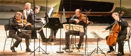 Gewiefte Mozart-Deuter: (von links) Benjamin Schmid, Dejan Lazic, Johannes Erkes und Enrico Bronzi.Foto re
