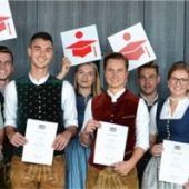 Staatspreis für sechs Sparkassen-Azubis