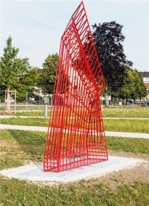 Luftig und filigran wirkt die Metallskulptur von Heiko Börner.