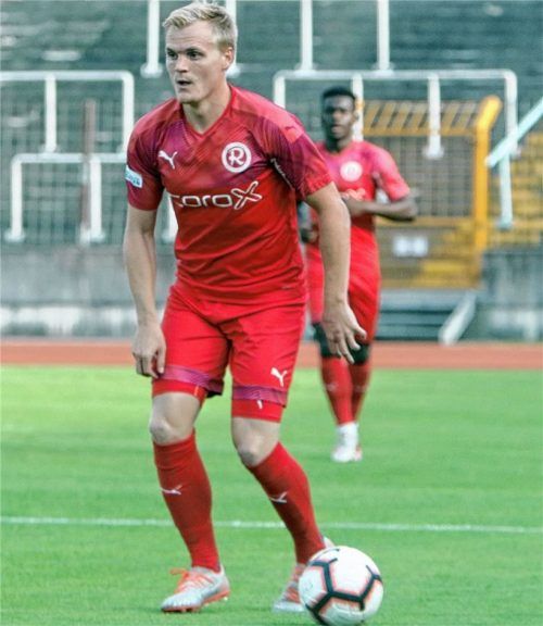 Maximilian Mayerl und 1860 Rosenheim stehen heute, 19 Uhr, gegen Schweinfurt vor einer großen Heimaufgabe.Foto Fehrmann