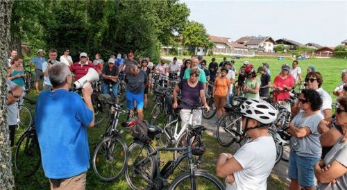 Mit dem Drahtesel auf dem möglichen Brenner-Nordzulauf unterwegs waren 65 Frauen und Männer in Stephanskirchen.Foto re