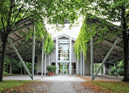 Ob am Neuen Friedhof eine Feuerbestattungsanlage gebaut wird, entscheiden die wahlberechtigten Kolbermoorer im Oktober.Foto Riediger