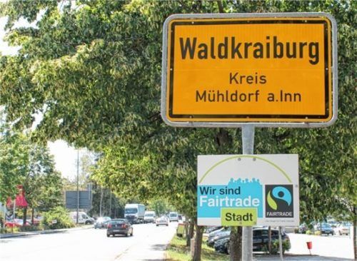 Seit zwei Jahren ist Waldkraiburg eine von bundesweit über 600 „Fairtrade“-Städten. Kürzlich wurde der Titel für weitere zwei Jahre bestätigt. Foto  Leder