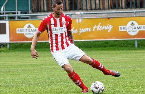 Stefan Hitzlsperger muss wegen einer Knieverletzung passen. Foto  Buchholz