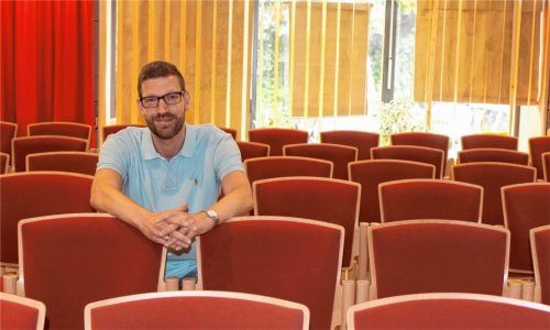„Was wären wir für ein Vorbild in der Gesellschaft, würden wir der staatlichen Obrigkeit nicht folgen?“, fragt Benjamin Klammt. Der Pastor der evangelisch-freikirchlichen Gemeinde stellt sich vorbehaltlos hinter die staatlichen Vorgaben gegen Corona.Foto  Archiv/Huckemeyer