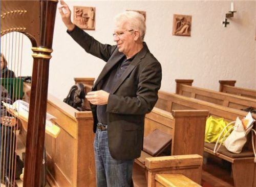 Will ein Chorprojekt mit zwei Konzerten auf die Beine stellen: Franz Burger, Chorleiter aus Edling. Wer sich nicht langfristig an einen Chor binden will oder kann, aber Spaß am Singen hat, ist hier richtig.Foto re