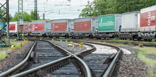 Möglichst viel Güterverkehr auf die Schiene zu bringen, ist eines der Argumente der Befürworter der Neubaupläne für den Brenner-Zulauf. Foto dpa