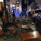Massenschlägerei: Fußballfans verwüsten Westend