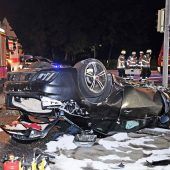 Mann stirbt nach Kollision mit Maserati – Gefahrgut-Lkw verunglückt
