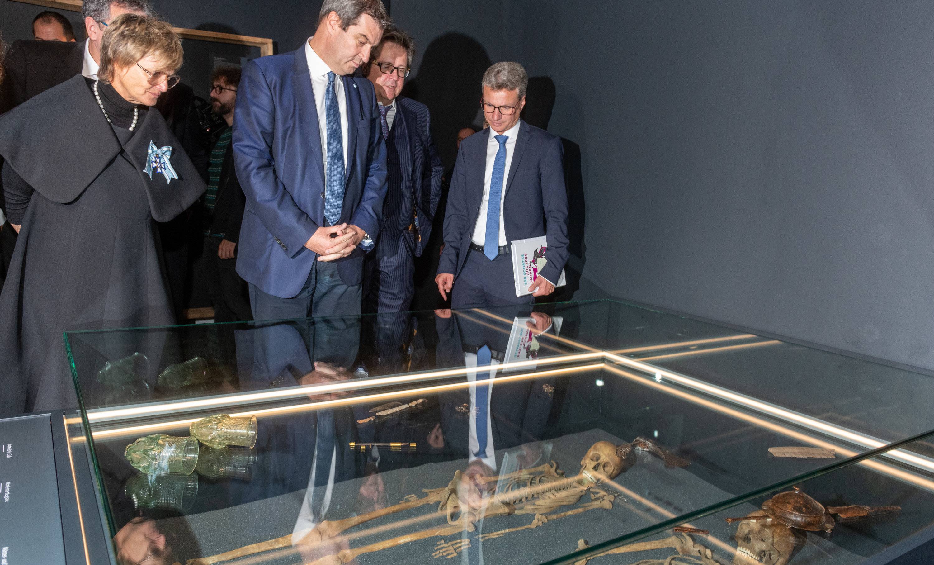 OVB Heimatzeitungen Skelette, Moorleiche und ein Dürer