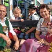 Mit Oma und Opa in der Kutsche