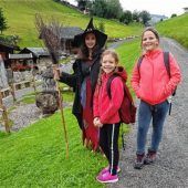 Wandern, toben, hüpfen