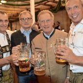 Vier Eishockey-Legenden, zweimal hoher Stock und eine „Mitschn possible“