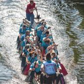 Wasserspritzer und Drachenboote