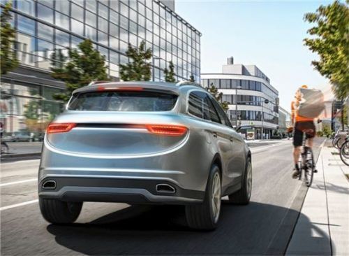 Bosch setzt für die Umfeldwahrnehmung auf verschiedene Sensorprinzipien unter anderem mit Ultraschall-, Radar- und Videotechnik.Foto Bosch