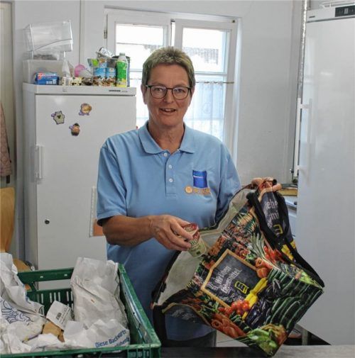 Dagmar Badura hat die Kolbermoorer Tafel vor 15 Jahren ins Leben gerufen –mittlerweile werden rund 180 Kolbermoorer mit Lebensmitteln versorgt. Fotos re