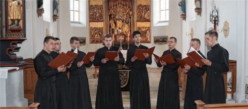 Der Seminaristenchor von Ternopil sang bei seinem letzten Besuch auch in der alten Wallfahrtskirche von St. Florian bei Frasdorf.Foto reh