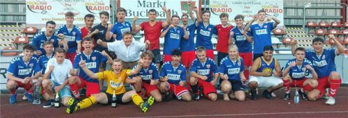 Die B-Junioren des Trainer-Teams Marcel Laggerbauer, Herbert Höller und Stefan Scharinger sicherten in der Kreisklasse Inn den ersten Platz für die Spielgemeinschaft der Vereine TSV Buchbach TSV Grüntegernbach, TSV Obertaufkirchen und SV Schwindegg.