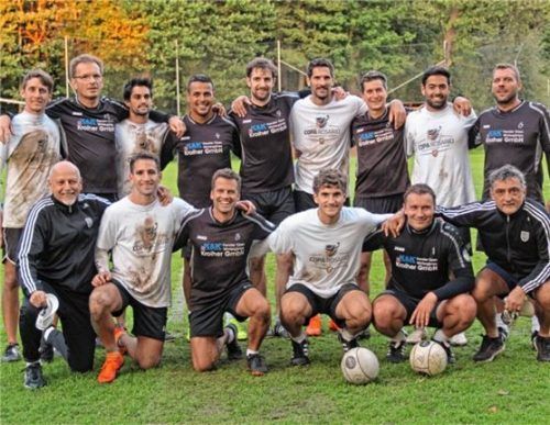 Die MTVler (schwarze Trikots) und das Team aus Rosario lieferten sich im Freundschaftsspiel einen spannenden Kampf.