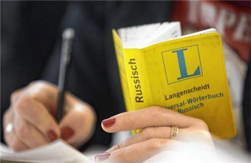 Dolmetscher sind auch in Zeiten maschineller Übersetzung nicht wegzudenken.Foto picture alliance/Rolf Vennenbernd/dpa