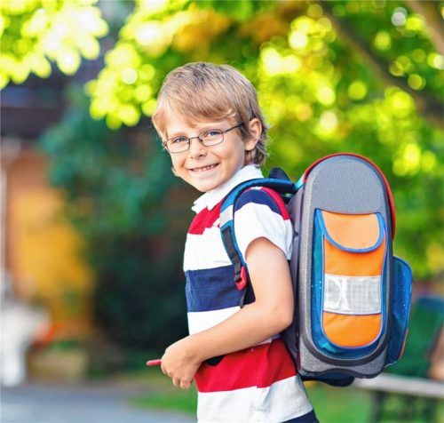 Ein guter Schulranzen muss nicht teuer sein – aber passen.Foto Getty Images/Romrodinka