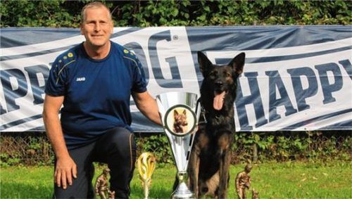 Erfolgreiches Team: Sieger Andreas Weigl mit „Hiro vom grauen Bandit“.Foto re