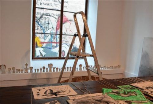 Es geht voran: Im Ganserhaus laufen die Vorbereitungen für die Ausstellung, die das Leben von C.A. Wasserburger beleuchtet.Foto Klemm