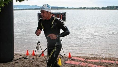 Günther Zipprick ist nicht nur für den Aufbau mitverantwortlich, sondern schwamm auch selbst mit.Foto my Race result
