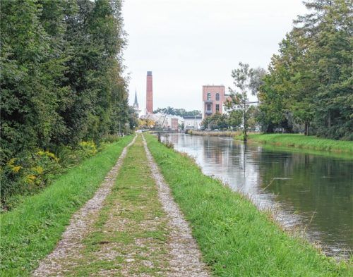 Im Mangfallkanal schwimmen viele Fische – ihre Namen sollen jetzt an Straßen vergeben werden. Foto weinzierl