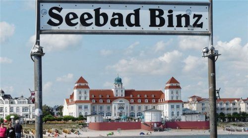 Von Seebrücken aus, wie hier in Binz, zeigt sich die prächtige Bäderarchitektur an der Ostsee von ihrer schönsten Seite. Foto Kregel