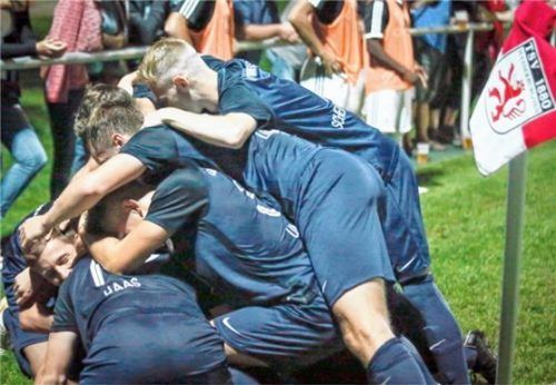 Wasserburgs Fußballer wollen heute nach dem Spitzenspiel gegen Pipinsried wieder jubeln. Foto  John Cater