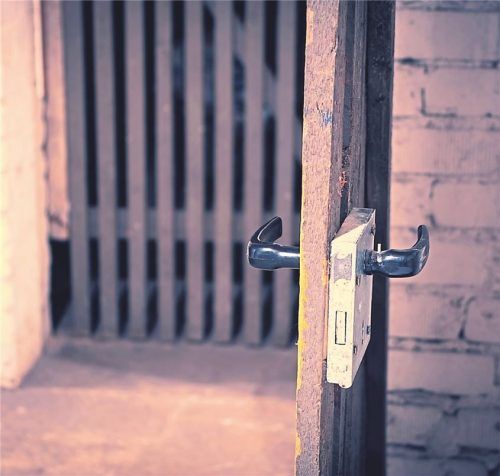 Welche Stoffe nicht im Kellerabteil gelagert werden dürfen, ist sogar gesetzlich geregelt. Foto Shutterstock