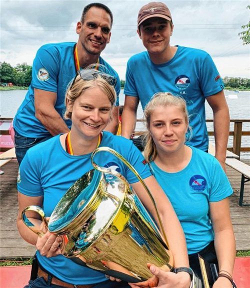 Deutscher Mannschaftsmeister: Der WSC Kiefersfelden-Rosenheim mit Simon Herrmann, Felix Astner (hinten von links), Jana Wittenbrock und Jana Meier (vorne von links).