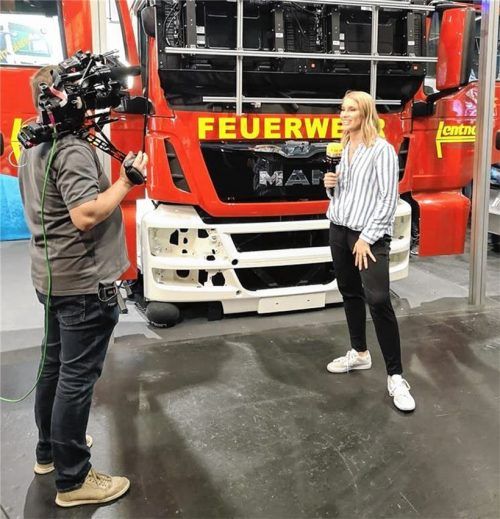 Zahlreiche TV- und Radiosender kamen zum Stand, an dem der Rettungsgassen-Simulator auf der Gamescom in Köln vorgestellt wurde.Foto  re
