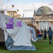 Klimaschützer wollen Berliner Verkehr lähmen