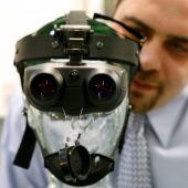 Verfassungsschutz soll Waffenbesitz absegnen