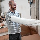 Hammer, Meißel und Toilettenpapier