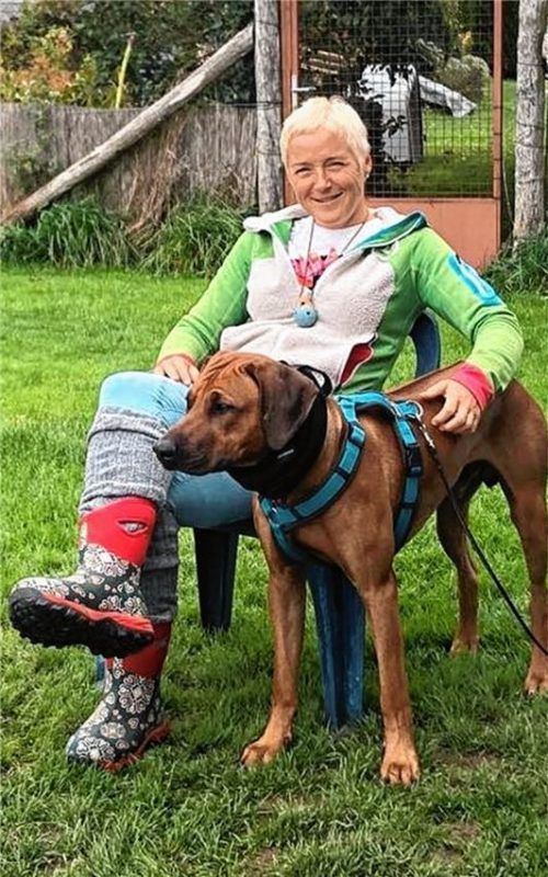 Andrea Aß, Hundetrainerin aus Höslwang, mit Rüde Marley. Fotos re
