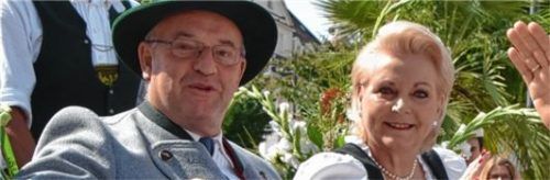Auch sie sagen „Servus“: Landrat Wolfgang Berthaler und Oberbürgermeisterin Gabriele Bauer. Foto ruprecht