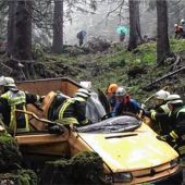 Feuerwehrgroßübung: „Pkw von der Bergstraße abgekommen“