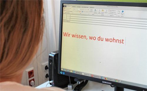 Beleidigungen oder Bedrohungen erreichen Politiker meist per E-mail von unbekannten Absendern. Die digitalen Wutbürger nutzen die Anonymität des Internets aus.Fotos  lohmann