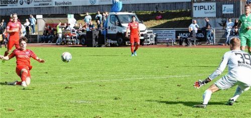 Das 1:0 für die Hausherren: Laurin Demolli bezwingt Henrik Bonmann.