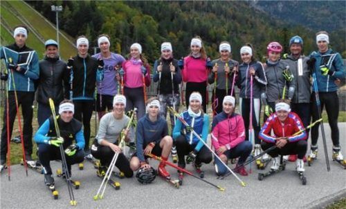 Das Langlauf-Jugendteam der Region III und seine Trainer hoffen auf eine erfolgreiche Saison.Foto Hohler