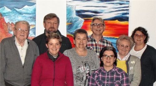 Der neue SPD-Vorstand (von links): Johann Kraus, Herbert Trattner, Kerstin Hoheneder, Andrea Bauer, Klaus Muno, Silvana Muno, Kordula Kloo, Kathrin Weidenfelder.Foto re