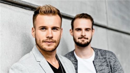 Die Gründer von „Simpleclub“, Alex Giesecke (links) und Nico Schork, sprechen über ihren Erfolg.Foto  simpleclub