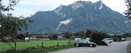 Dieser Parkplatz ist für viele Ausflügler und Wanderfreunde zum Ausgangspunkt geworden. Künftig sollen sie hier Parkgebühren entrichten.Foto Steffenhagen