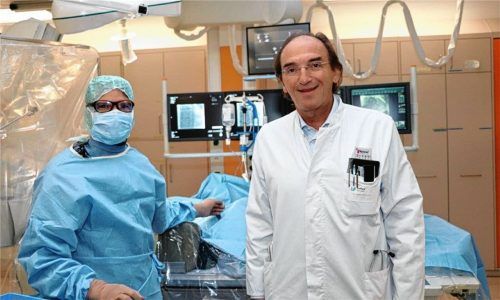 Dr. Martin Morgenstern und Dr. Stefan Gozolis von der Romed-Klinik Rosenheim sind hierzulande einmal mehr Vorreiter für eine hochmoderne, neue Methode gegen verkalkte Herzkranzgefäße: die Stoßwellenbehandlung.Foto re