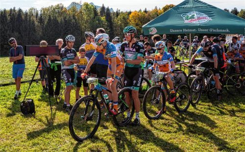 Ein voller Erfolg war das Mountainbike-Event am Samerberg. Voller Begeisterung gingen 120 Mountainbiker an den Start.Fotos Nitzsche
