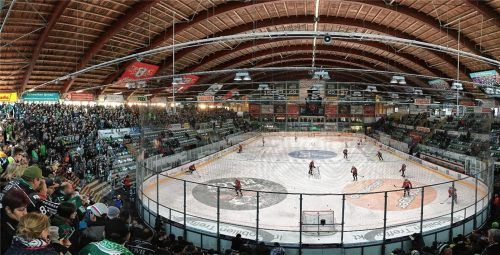 Eisstadion bleibt Eisstadion: Die Halle für Kabarett, Musik und andere Veranstaltungen zu nutzen, erscheint derzeit zu teuer.Foto Ziegler